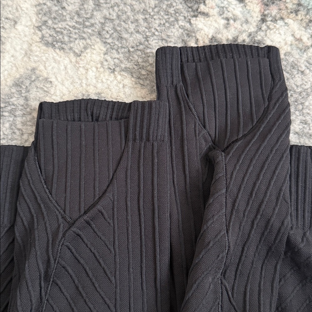 Lululemon Rest Less Pullover - Picture 7 of 7